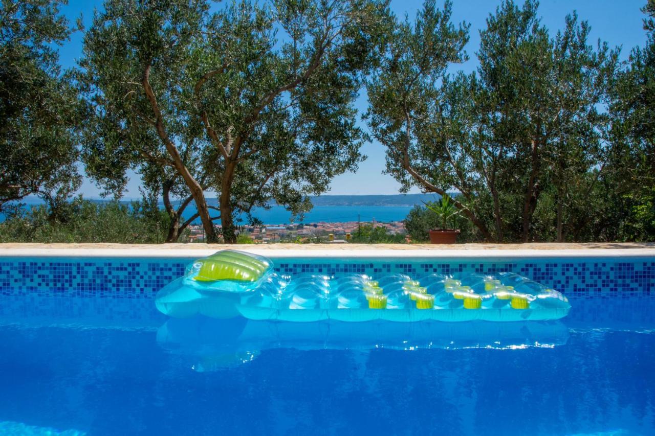 Plum Holiday Home Kastel Stari ภายนอก รูปภาพ
