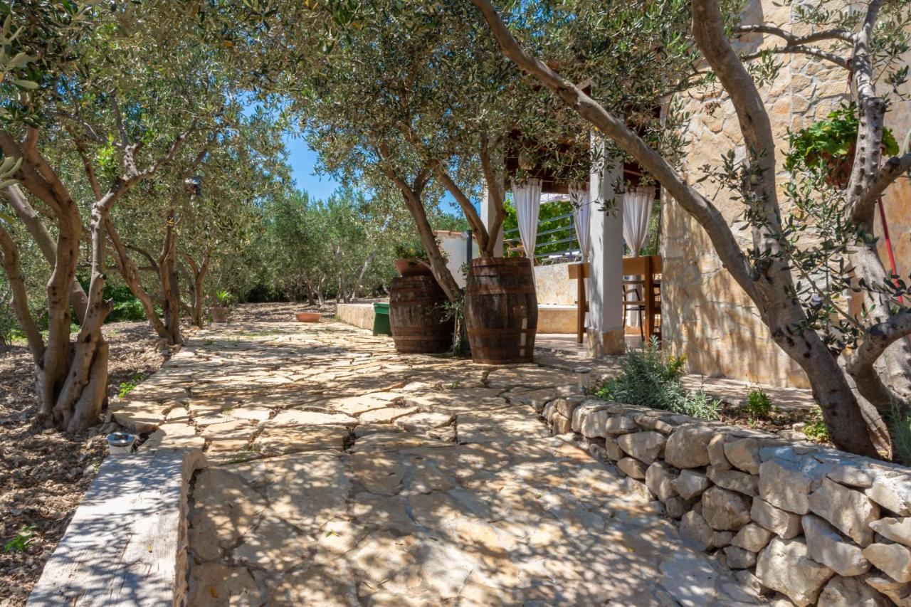 Plum Holiday Home Kastel Stari ภายนอก รูปภาพ