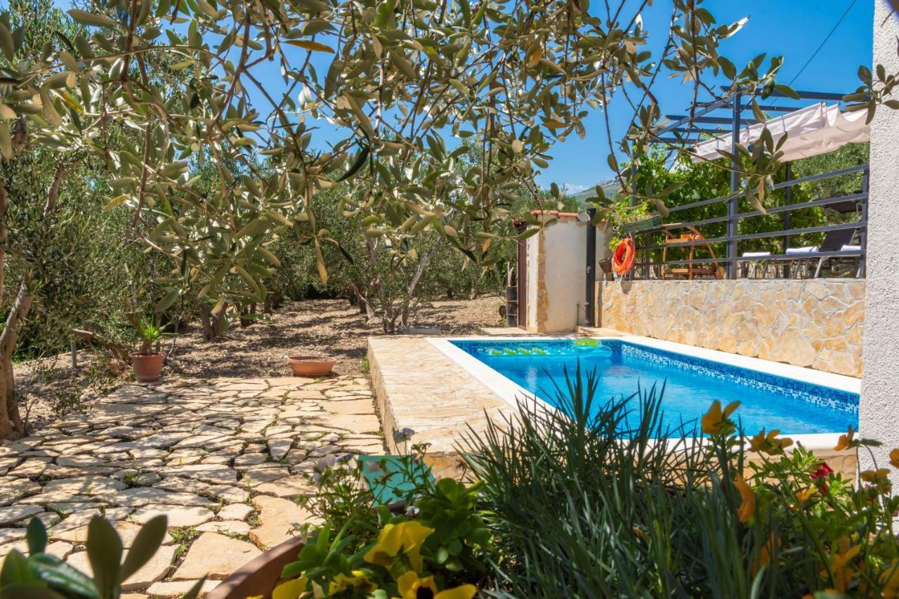 Plum Holiday Home Kastel Stari ภายนอก รูปภาพ