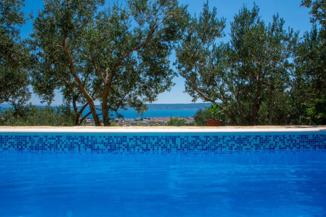 Plum Holiday Home Kastel Stari ภายนอก รูปภาพ