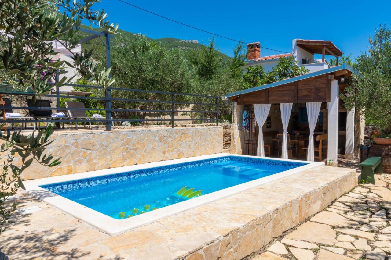 Plum Holiday Home Kastel Stari ภายนอก รูปภาพ